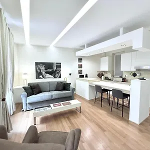 Appartement Campo Dei Fiori Modern With Terrace, Rome