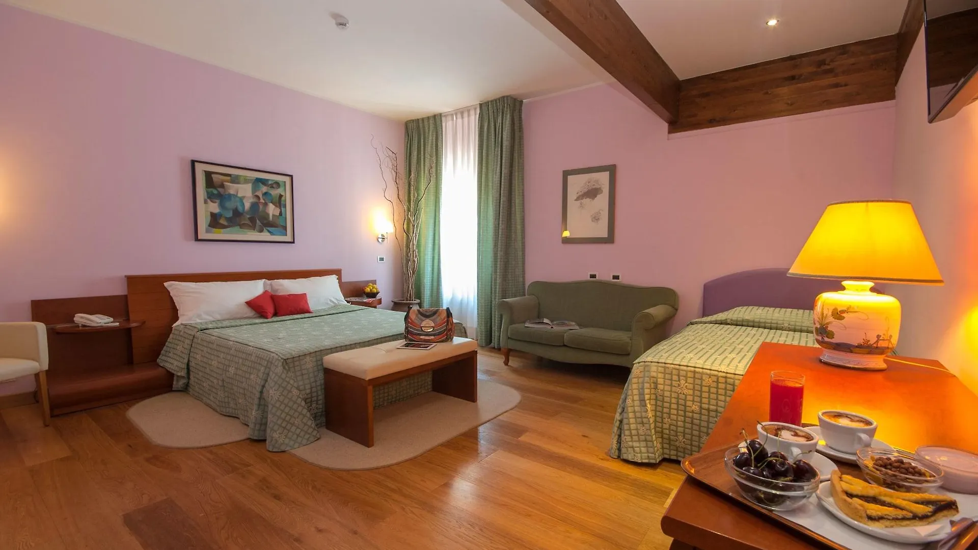 Hotel La Pergola Roma 3*,  Italia