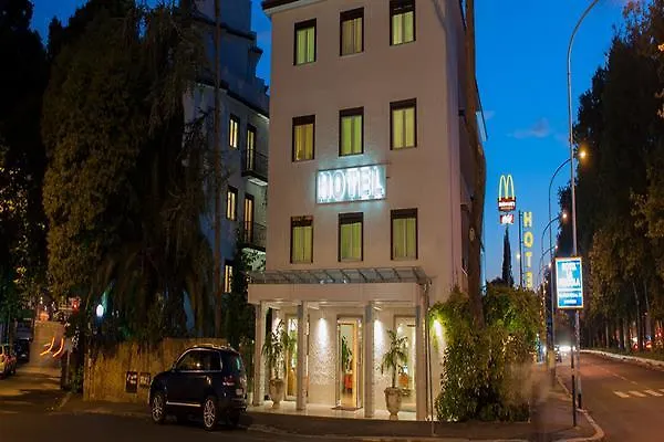 ***  Hotel La Pergola Roma Italia
