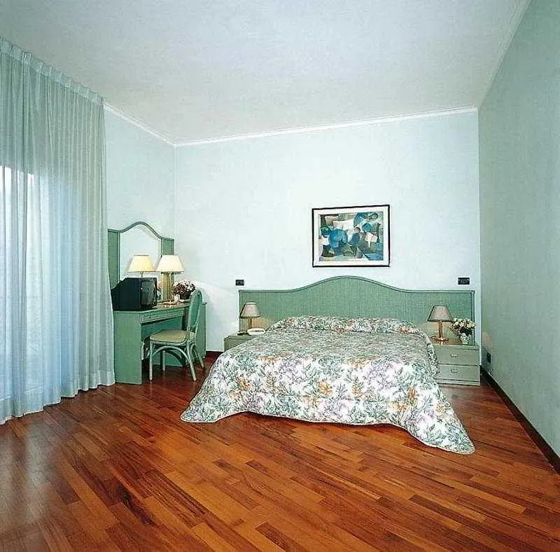 Hotel La Pergola Roma 3*,  Italia