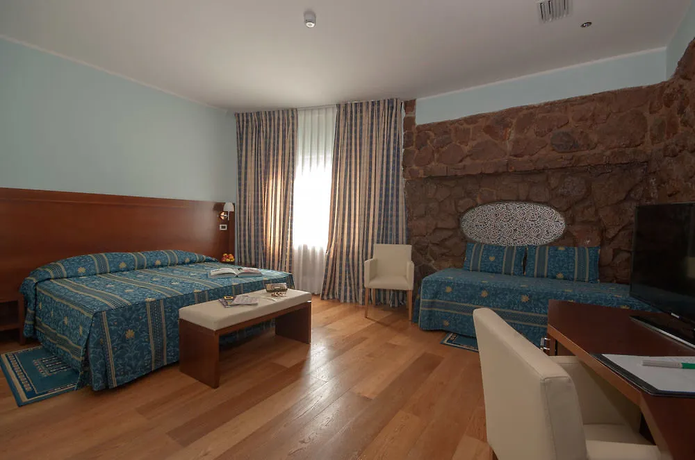 ***  Hotel La Pergola Roma Italia