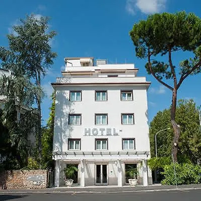 Hotel La Pergola Roma 3*,